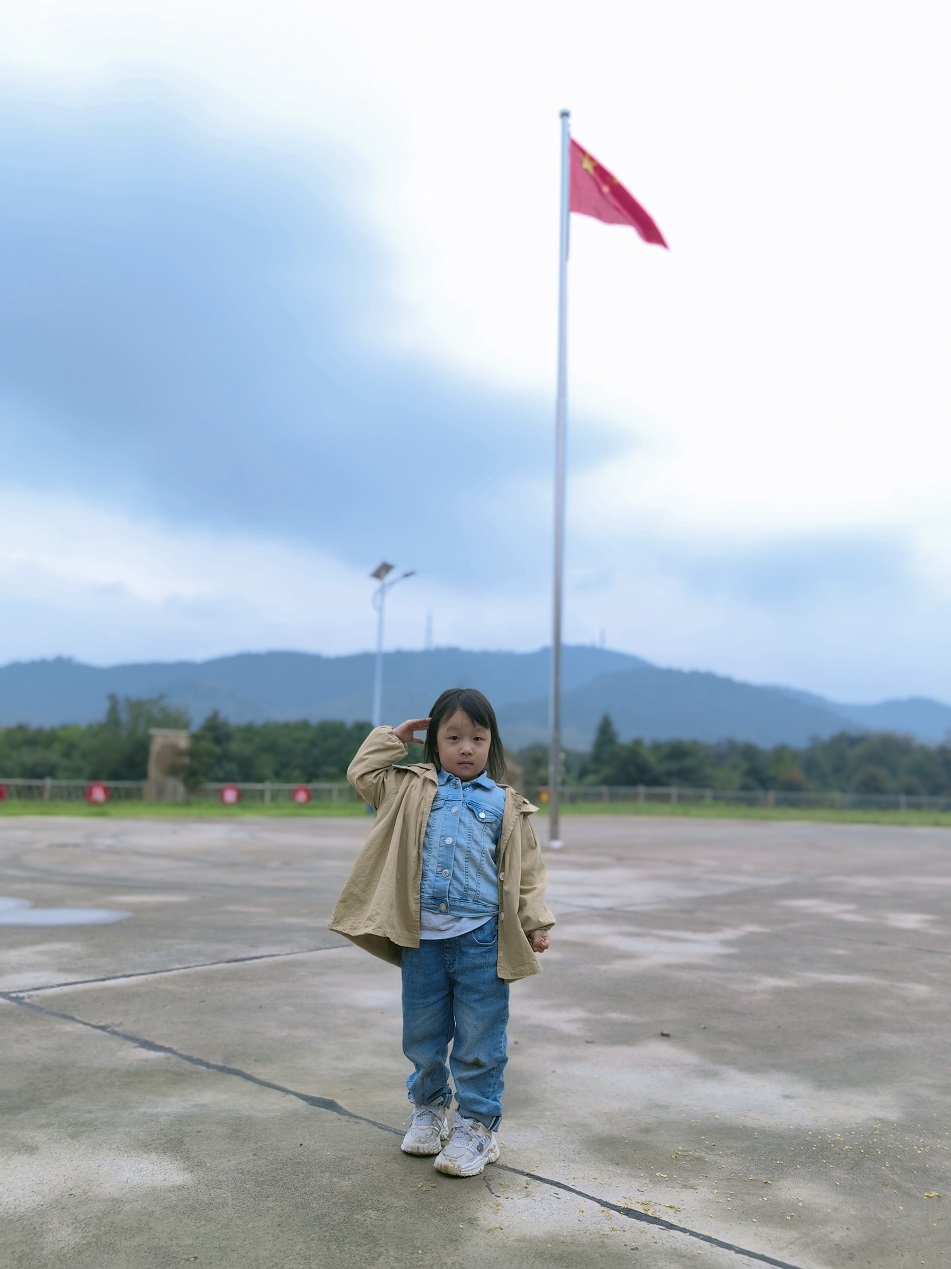 下一(yī / yì ／yí)代--華夏波瀾壯闊，少年仍需向前.jpg