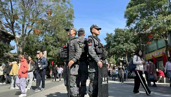員工國(guó)慶攝影作品集-堅守崗位